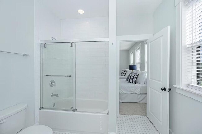 Building Photo - 954 Key Colony Ct