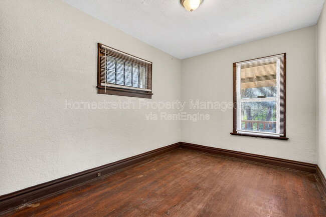 Building Photo - 5944 Thekla Ave
