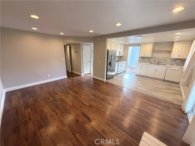 Building Photo - 6 Pepper Ct