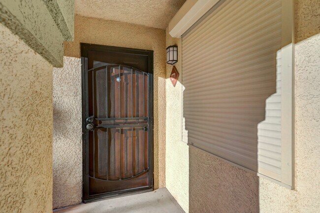 Building Photo - 7885 W Flamingo Rd