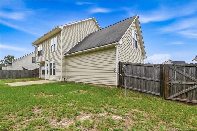 Building Photo - 2305 Gray Goose Loop