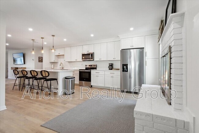 Building Photo - 630 Orangewood Dr