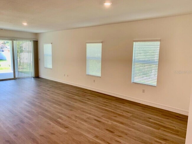 Building Photo - 21475 Seaton Ave