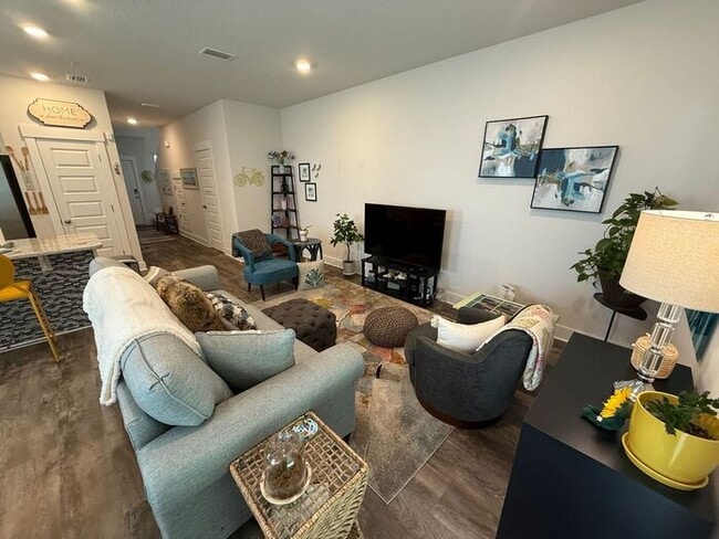 Building Photo - Pensacola - Admirals Quarters - 3 bedroom,...