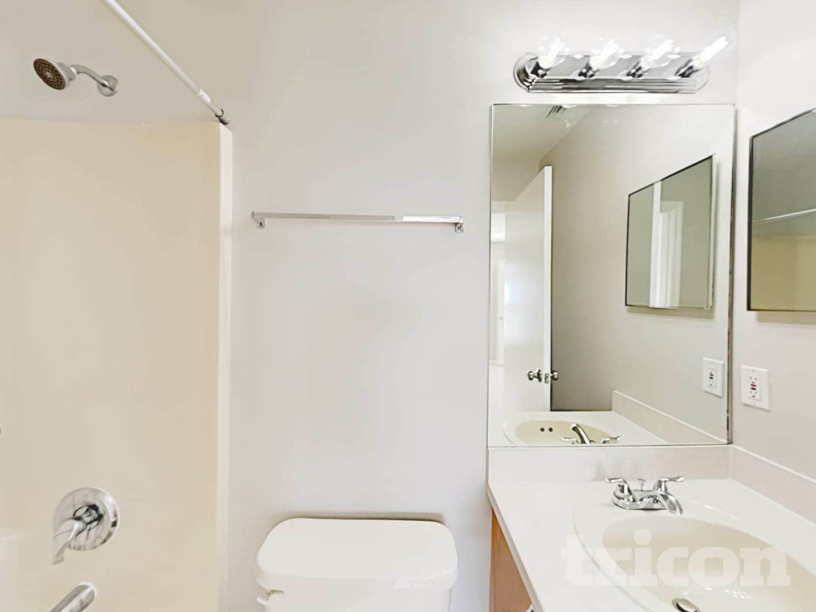 Building Photo - 651 Heraldo Ct