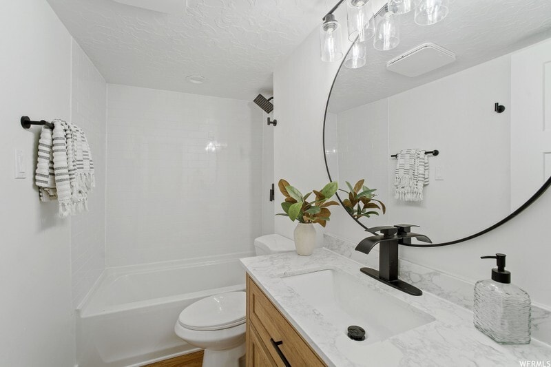 Building Photo - 5590 S Edgewood Cir