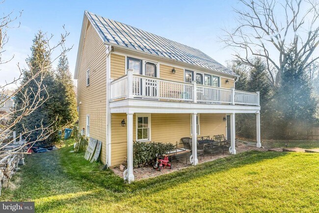 Building Photo - 7153 Main St