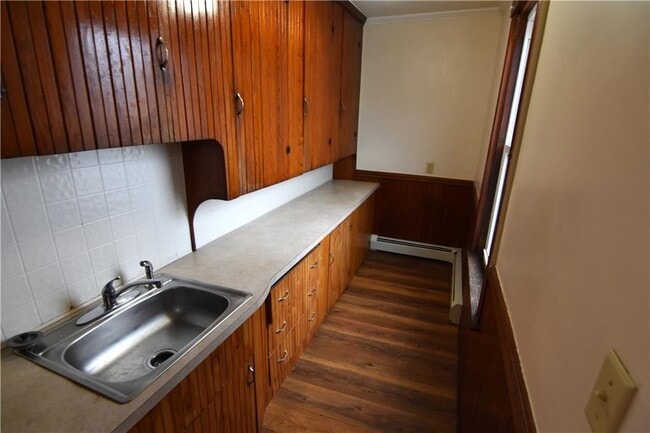 Building Photo - 490 Manville Rd