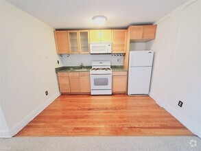 Building Photo - 1 br, 1 bath Condo - 22 Glenbrook Rd Unit 3