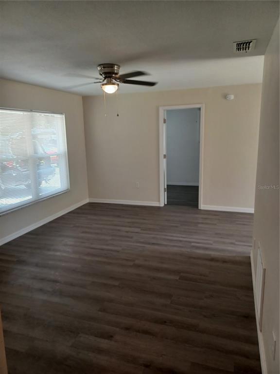 Building Photo - 306 W Primrose Ln