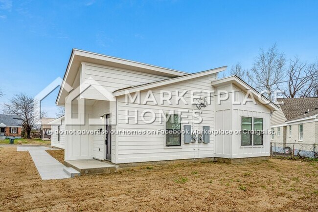 Building Photo - 1369 Chadwick Cir