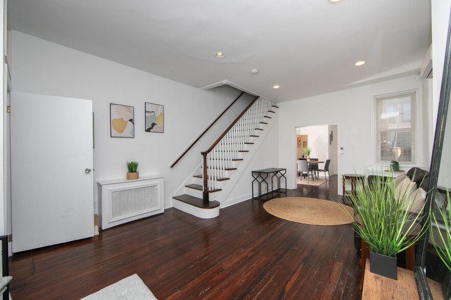 Primary Photo - 2452 E Lehigh Ave