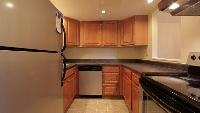 Building Photo - TRENT 559