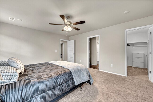 Building Photo - 103 W Gillian Ave