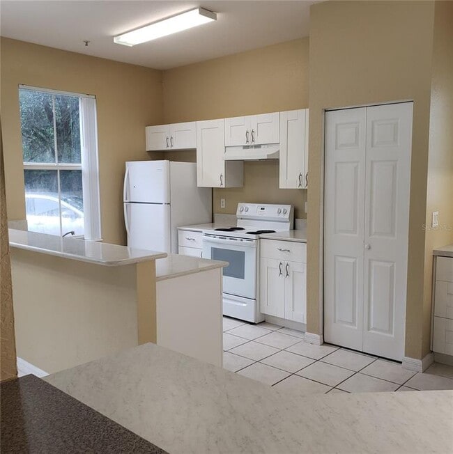 Building Photo - 5016 Sunridge Palms Dr