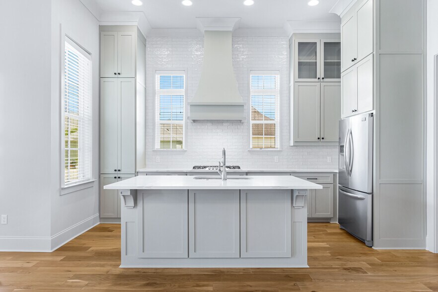 Building Photo - 10758 Moss Grove Ln