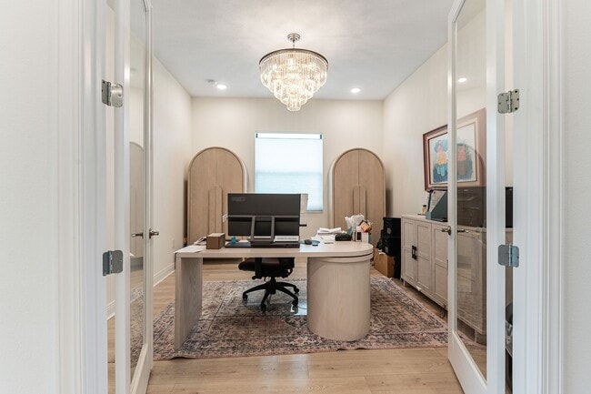 Building Photo - **25% OFF FIRST MONTHS RENT IF YOU OCCUPY ...