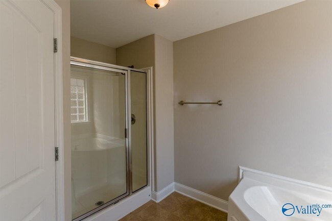 Building Photo - 6812 Wintercrest Way SE