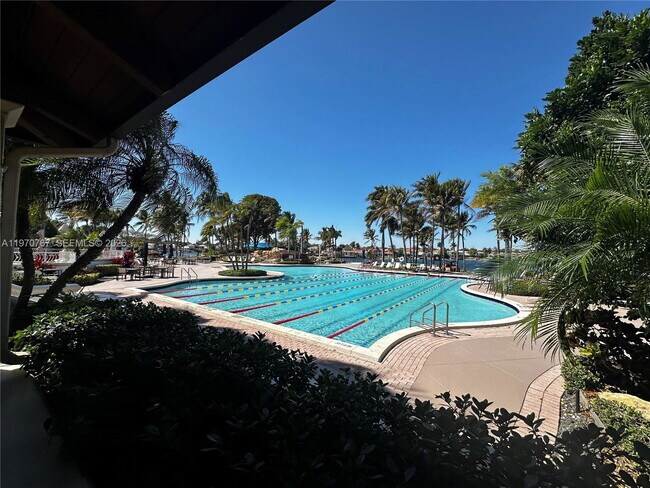 Building Photo - Northwest 107th Place, Doral, FL 33178 - 4 BR 3 BA single-family home