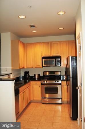 Building Photo - 2465 Army Navy Dr