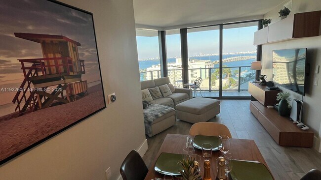 Building Photo - 501 NE 31st St