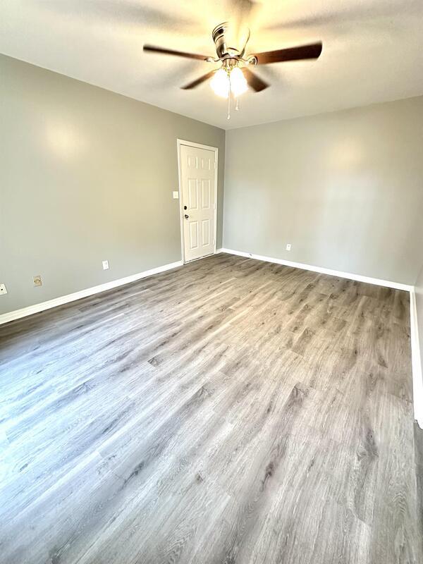 Building Photo - 500 Lincoln St