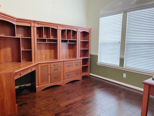 Building Photo - 3118 Autumnjoy Dr