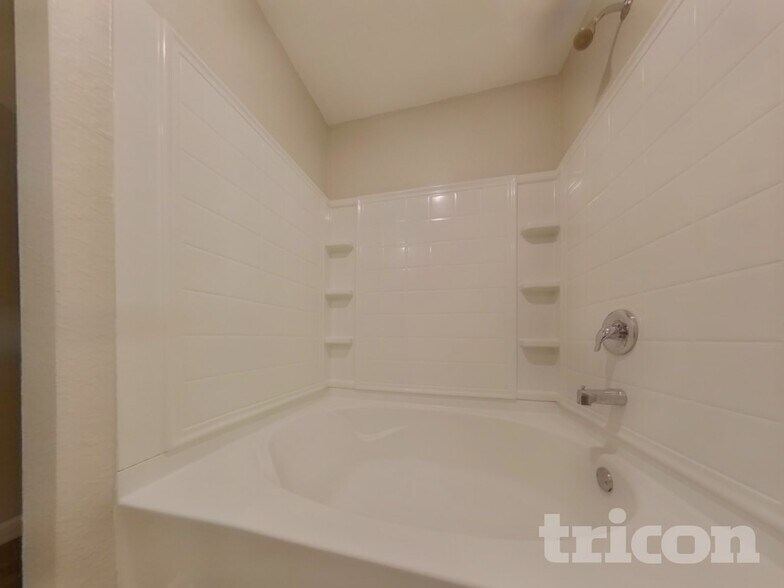 Building Photo - 326 Augusta Woods Dr