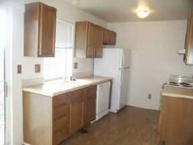 Building Photo - Fort Collins Living with Space to Spare - Available Early August
