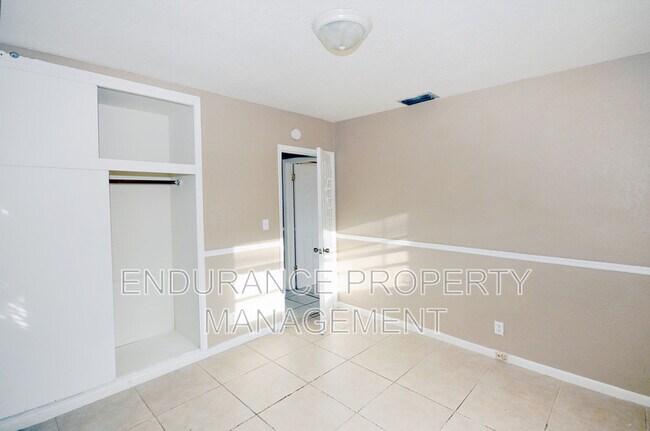 Building Photo - 1143 W 23rd St