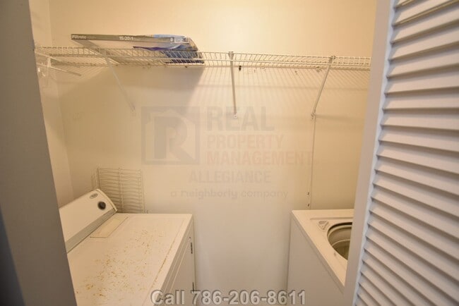 Building Photo - Prime Rental: Spacious 2-Bed, 2-Bath In Carmel Lakes Gated Community