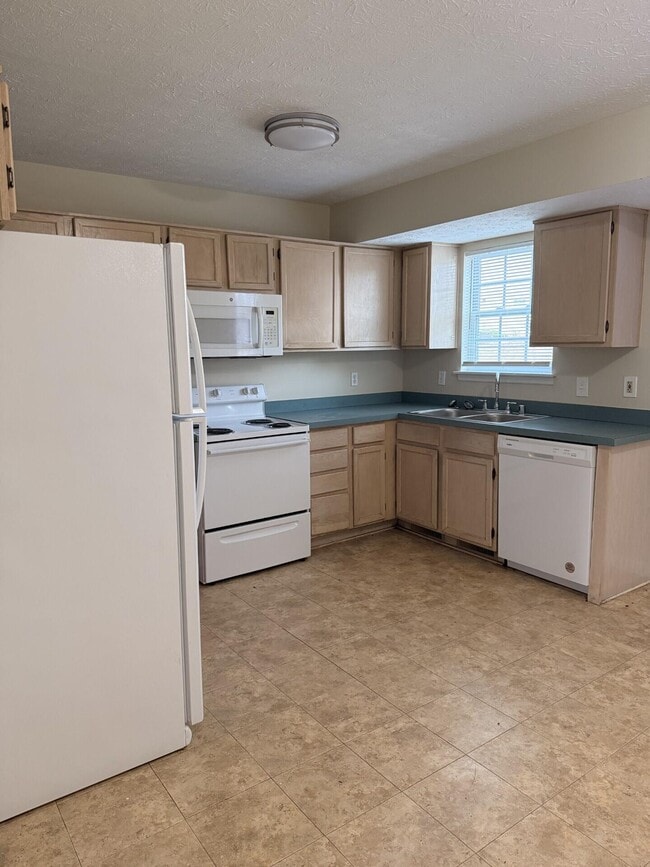 Building Photo - 3853 Sugar Creek Dr