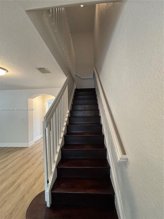 Building Photo - 4931 N Harbor Isles Dr