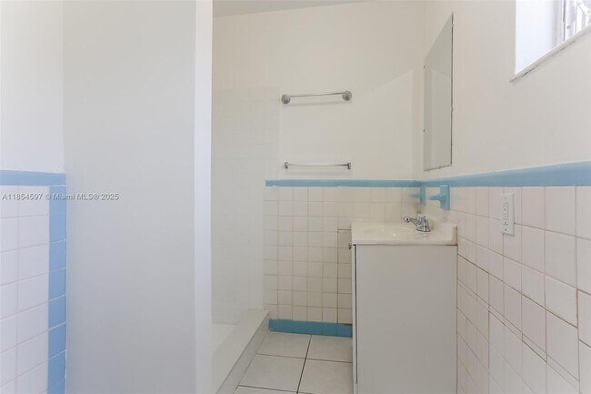 Building Photo - 3611 NW 36th St