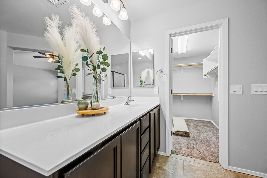 Building Photo - 5032 S Curie Way
