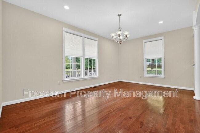 Building Photo - 8513 Thomas Dr