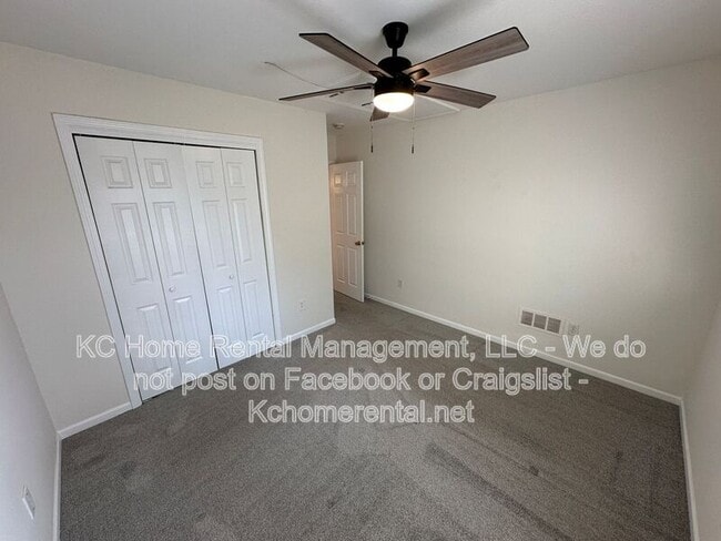 Building Photo - 1903 W 43rd Pl