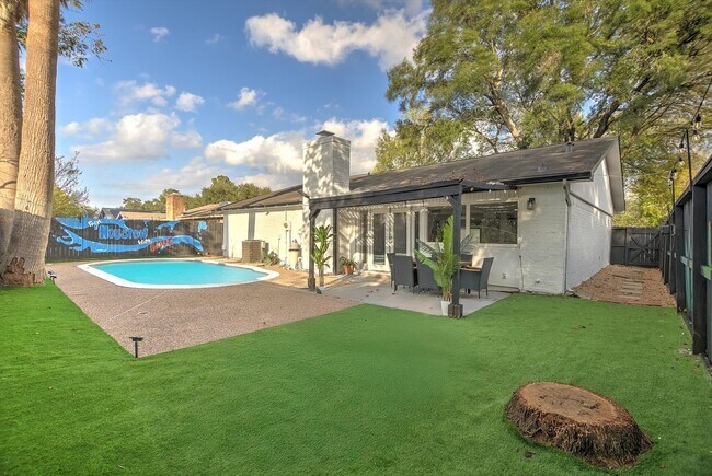 Building Photo - 7310 Corta Calle Dr