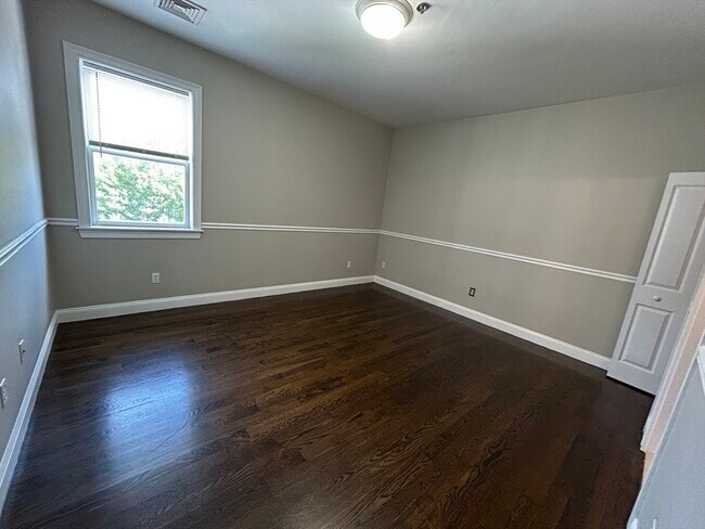 Building Photo - 81 Boylston St