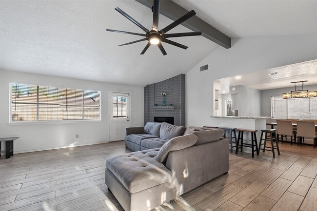 Building Photo - 2410 Colonial Ridge Dr