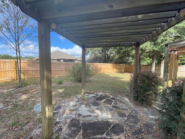 Building Photo - Beautiful 3BR/2BA Home in Rustic Ridge - Minutes from NAS Whiting Field