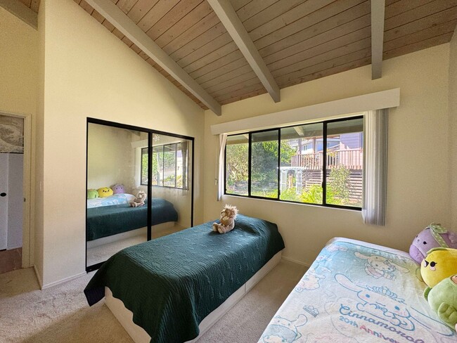 Building Photo - Partial furnished 3/3 Bedroom in Waikulu H...