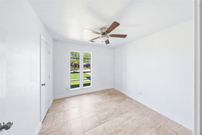 Building Photo - 19519 Mallard Lake Ln