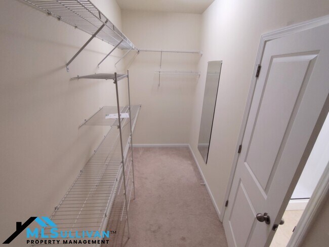 Building Photo - 5454 Jessip St