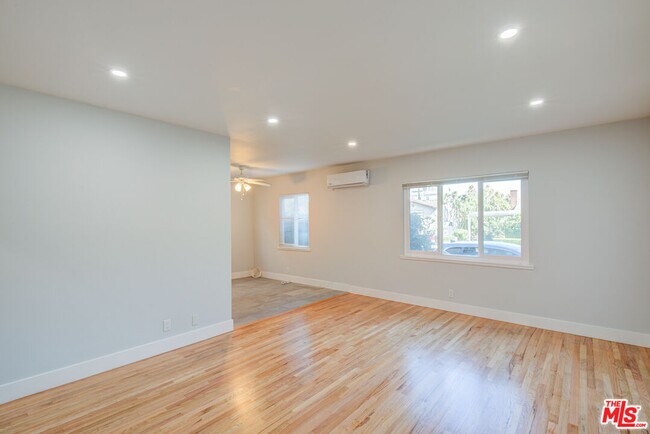 Building Photo - 11825 Iowa Ave