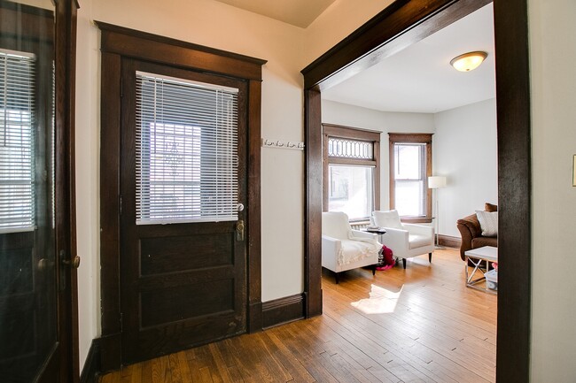 Building Photo - Griggs Duplex