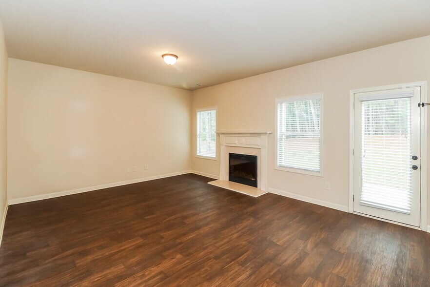 Building Photo - 1305 Little Hampton Dr