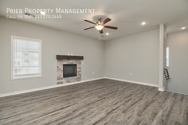 Building Photo - 12321 S Chelsea St