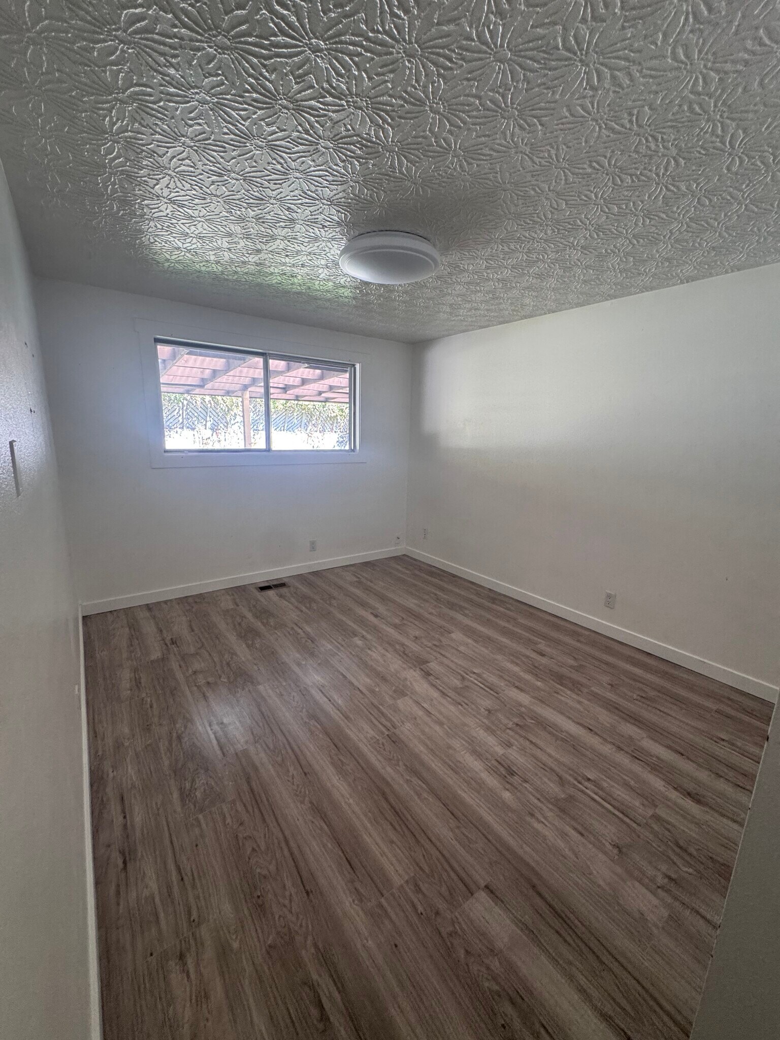 Building Photo - 1805 SE Anspach St