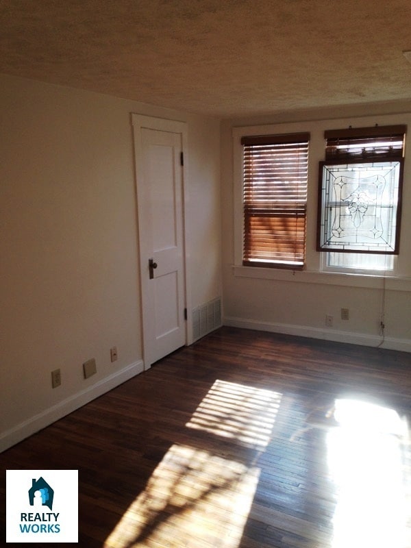 Building Photo - 3928 S 52nd St